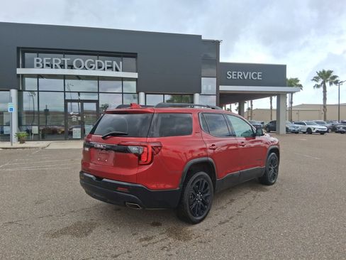 Used 2023 GMC Acadia SLT w/ Elevation Edition FWD image 4