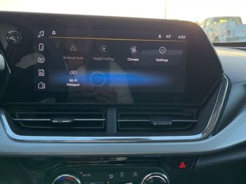 Used 2025 Chevrolet Trax LT w/ LT Convenience Package image 35