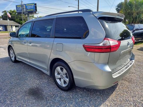 Used 2019 Toyota Sienna LE image 7