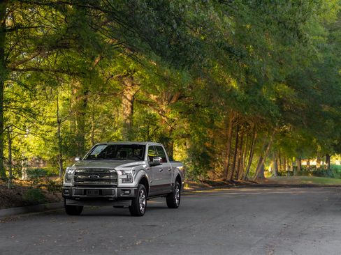 Used 2017 Ford F150 King Ranch w/ Equipment Group 601A Luxury AWD/4WD image 39