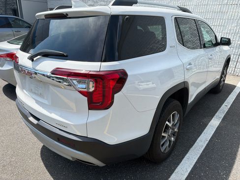 Used 2023 GMC Acadia SLT w/ Preferred Package AWD/4WD image 3