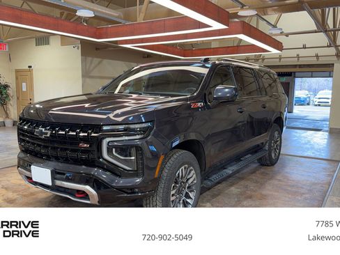 Used 2025 Chevrolet Suburban Z71 image 1
