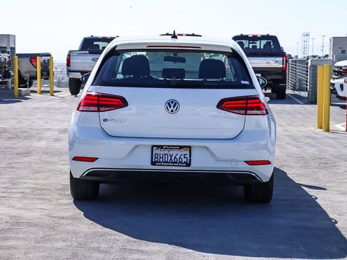 Used 2018 Volkswagen e-Golf SE FWD image 5