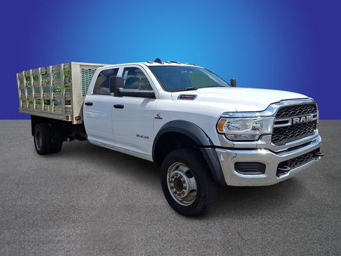 Used 2022 RAM 5500 Tradesman w/ Chrome Appearance Group AWD/4WD image 3