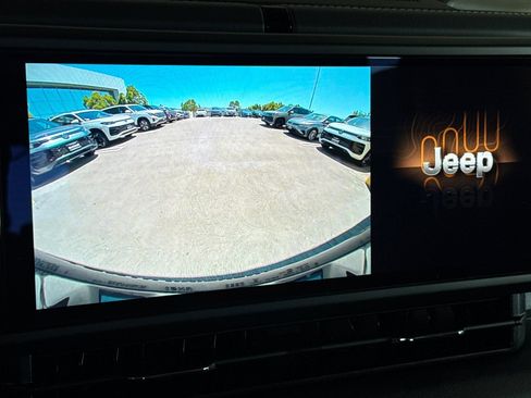 Used 2025 Jeep Wrangler Unlimited Sahara AWD/4WD image 19
