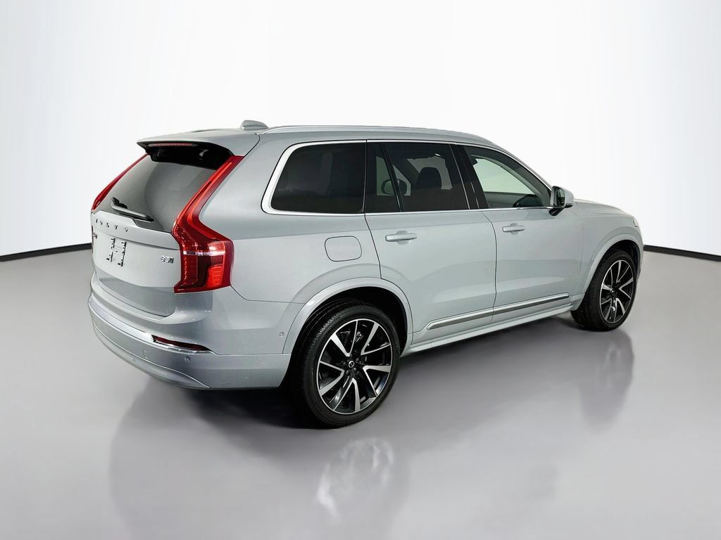 Used 2024 Volvo XC90 B5 Plus AWD/4WD image 7