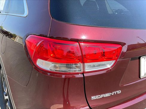 Used 2017 Kia Sorento EX FWD image 23