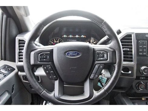 Used 2015 Ford F150 XLT w/ Equipment Group 301A Mid RWD image 14