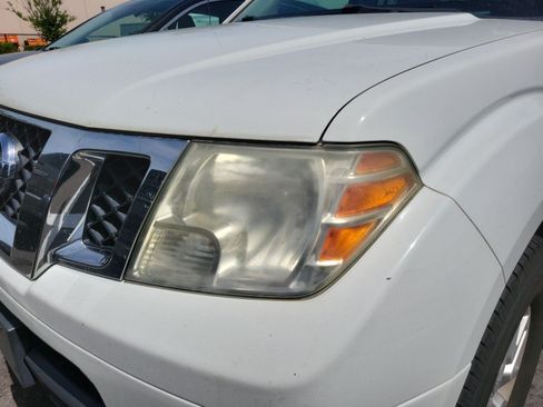 Used 2015 Nissan Frontier SV AWD/4WD image 5