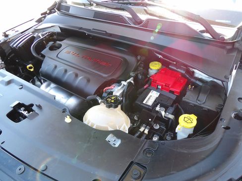 Used 2020 Jeep Compass Latitude FWD image 22