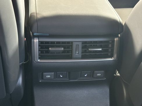 Used 2024 Lexus GX 550 AWD/4WD image 16