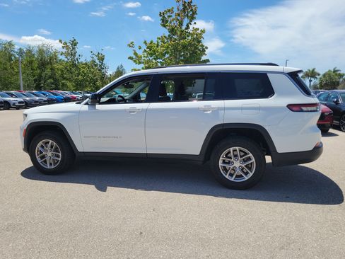 Used 2023 Jeep Grand Cherokee L Laredo image 5