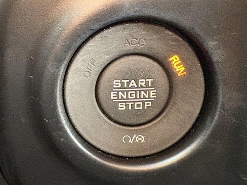 Used 2021 Jeep Wrangler Sport S image 20