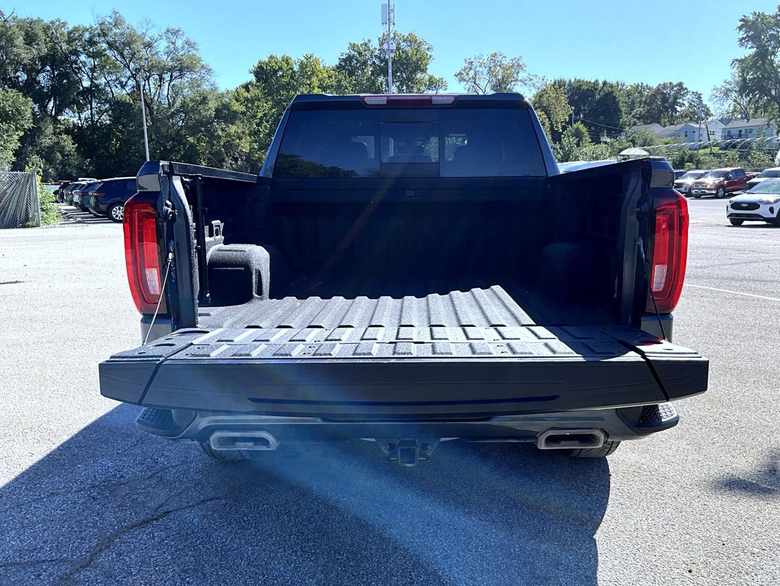 Used 2022 GMC Sierra 1500 Denali w/ Driver Alert Package II AWD/4WD image 12