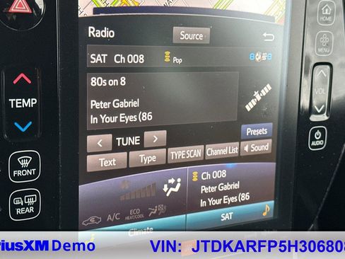 Used 2017 Toyota Prius Prime Advanced w/ Carpet Mat Package image 28