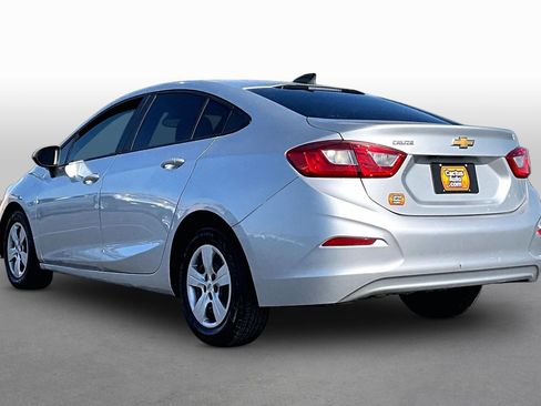 Used 2018 Chevrolet Cruze LS FWD image 11