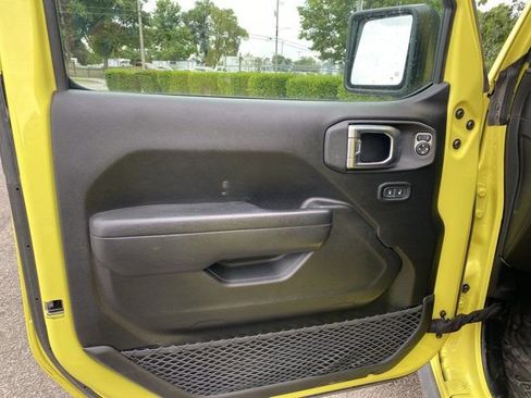 Used 2023 Jeep Wrangler Unlimited w/ Cold Weather Group AWD/4WD image 16