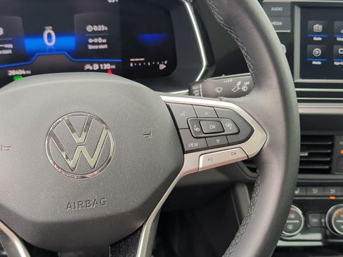 Used 2022 Volkswagen Jetta SE w/ Panoramic Sunroof Package FWD image 19