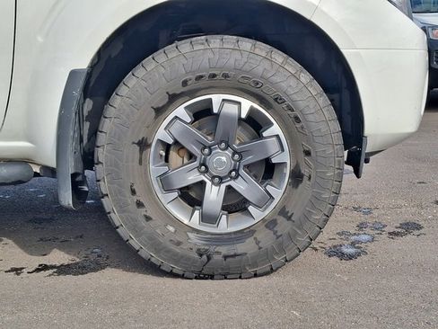 Used 2017 Nissan Frontier PRO-4X image 10