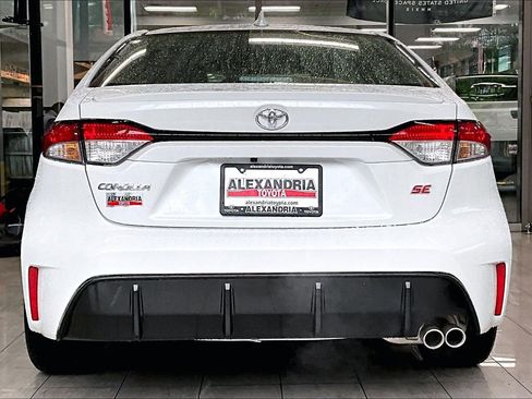 Used 2026 Toyota Corolla SE FWD image 4