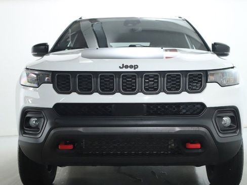 Used 2025 Jeep Compass Trailhawk AWD/4WD image 6