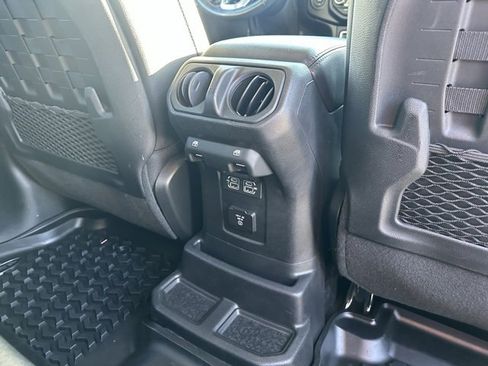 Used 2020 Jeep Wrangler Unlimited Rubicon image 20