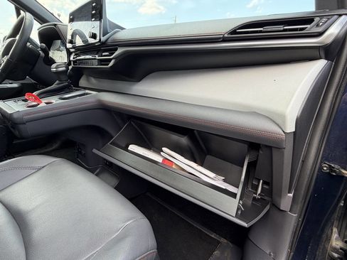 Used 2022 Toyota Sienna LE AWD/4WD image 50