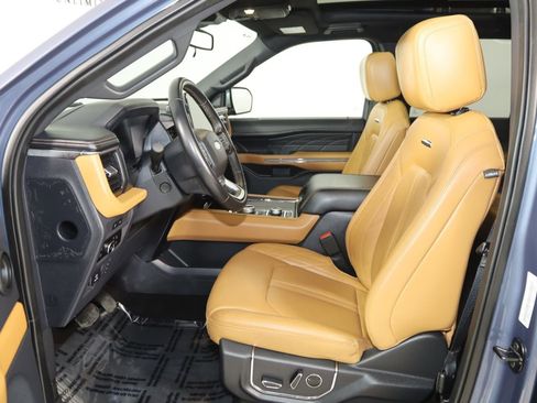 Used 2023 Ford Expedition Platinum AWD/4WD image 11