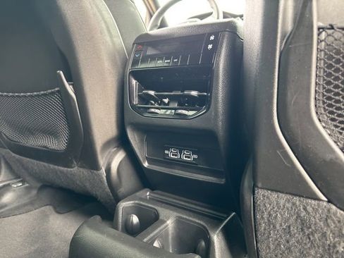 Used 2024 Jeep Grand Cherokee L Laredo image 14