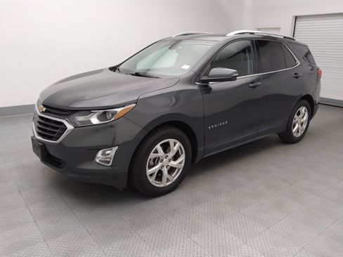 Used 2019 Chevrolet Equinox LT FWD image 2