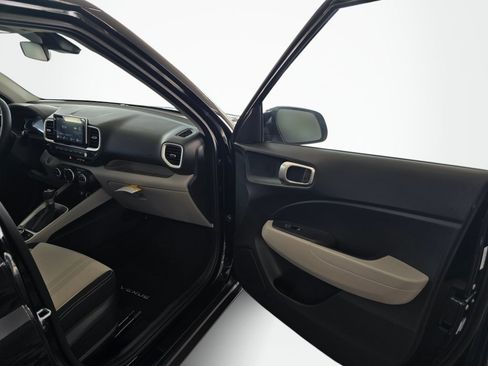 New 2026 Hyundai Venue SEL FWD image 38