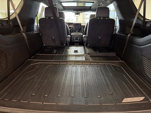 Used 2025 GMC Yukon XL AT4 w/ AT4 Premium Package AWD/4WD image 36