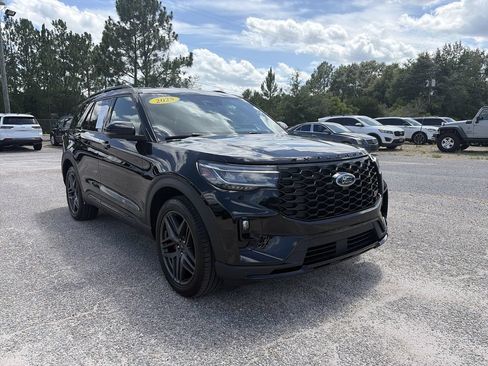 Used 2025 Ford Explorer ST RWD image 8