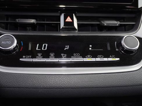 Certified 2025 Toyota Corolla LE image 14