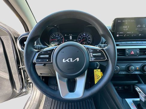 Used 2023 Kia Forte LXS image 10