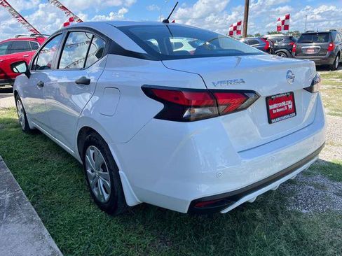 Used 2020 Nissan Versa S FWD image 5