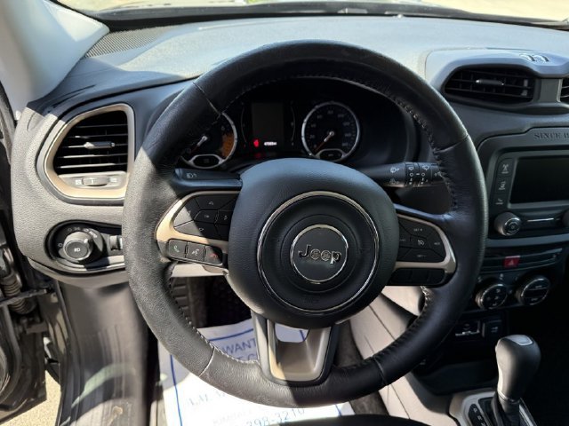Used 2017 Jeep Renegade Latitude w/ Popular Equipment Group AWD/4WD image 22