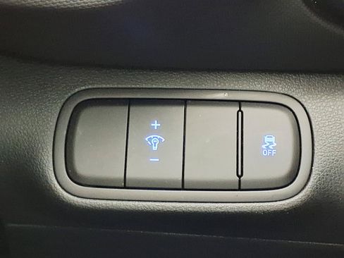 Certified 2026 Hyundai Venue SEL FWD image 22