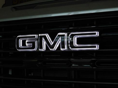 Used 2024 GMC Sierra 1500 Elevation AWD/4WD image 17