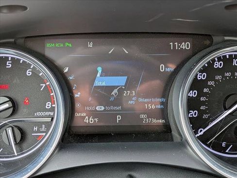 Used 2020 Toyota Camry XLE image 11