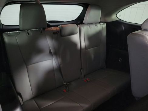 Used 2023 Toyota Highlander XLE image 16