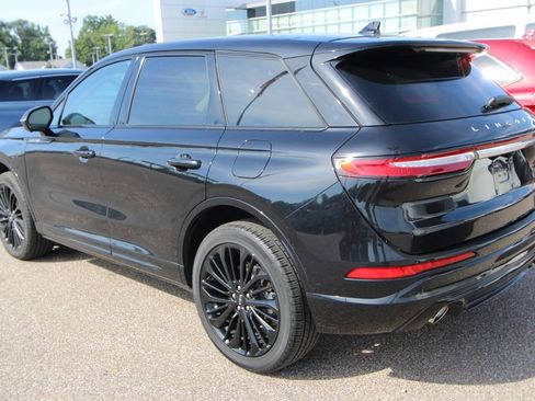 Used 2025 Lincoln Corsair Reserve w/ Jet Appearance Package AWD/4WD image 6