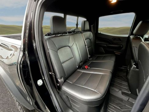 Used 2025 Chevrolet Colorado Trail Boss AWD/4WD image 17