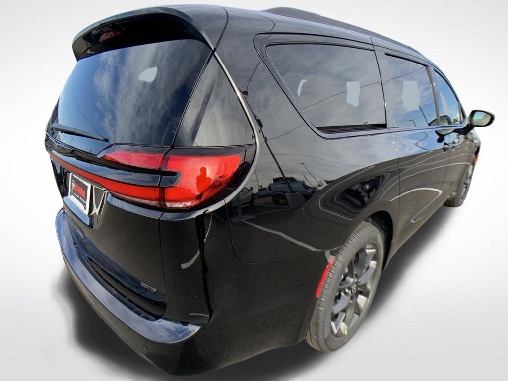 New 2026 Chrysler Pacifica Select w/ S Appearance Package AWD/4WD image 5