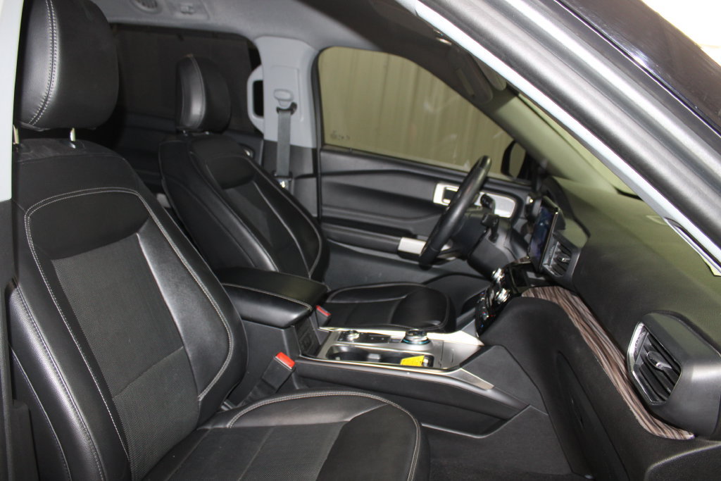 Used 2024 Ford Explorer Limited AWD/4WD image 38