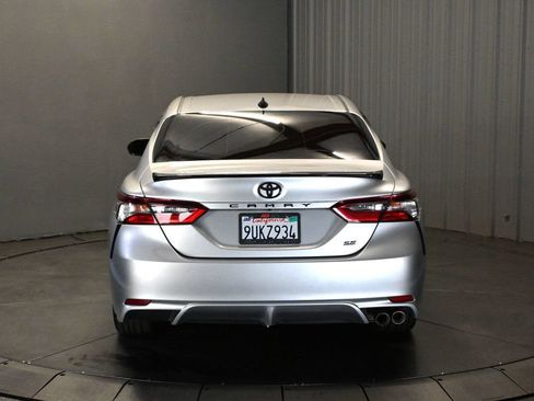 Used 2022 Toyota Camry SE FWD image 6