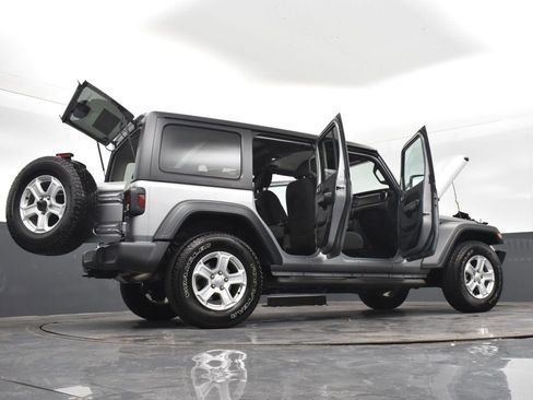 Used 2018 Jeep Wrangler Unlimited Sport S image 33