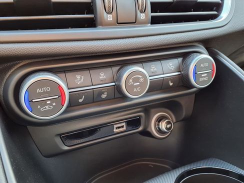 New 2025 Alfa Romeo Giulia image 13