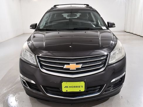 Used 2017 Chevrolet Traverse LT w/ Style and Technology Package FWD image 3