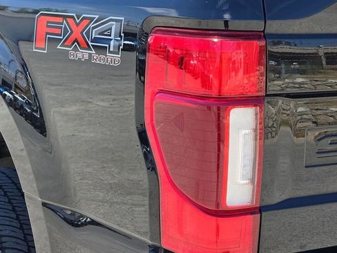 Used 2021 Ford F250 Lariat w/ Lariat Ultimate Package AWD/4WD image 11